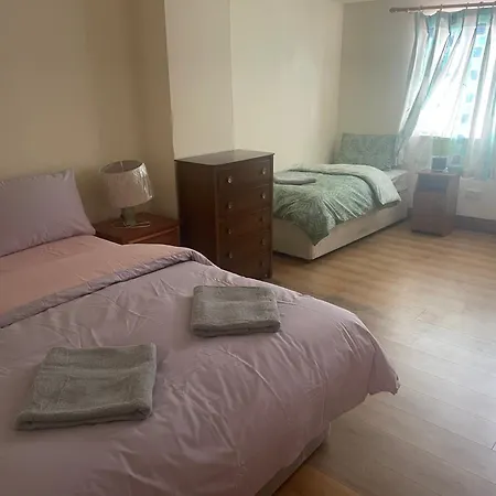 Kickham Street Budget Hostel *